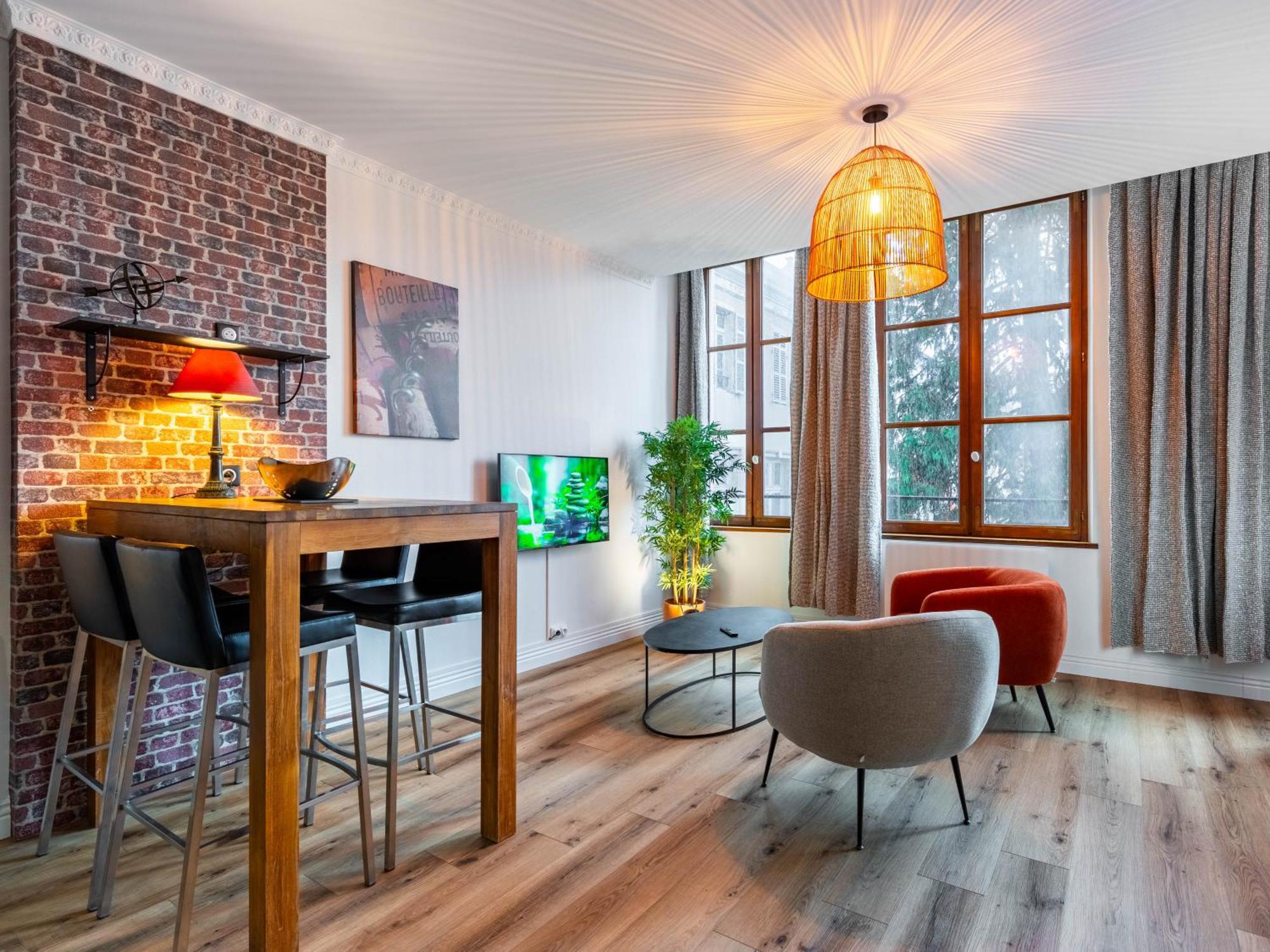 Le Relais Ducal - Appartements D'Hotes Vieille Ville Nancy Eksteriør billede
